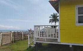La Casa Amarilla (Sobre las playas del mar Caribe)